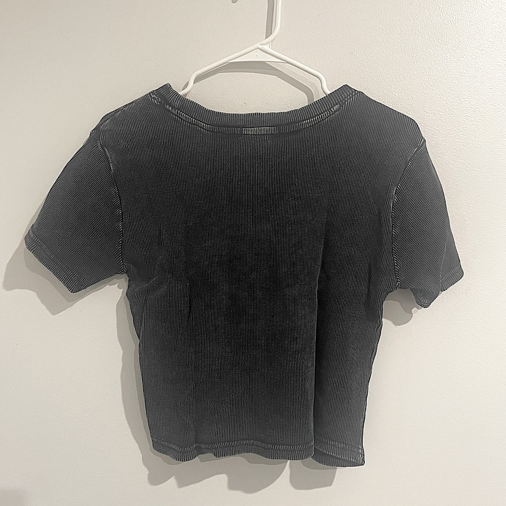 BLACK T-SHIRT FOREVER 21